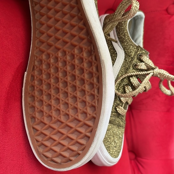 Gold Vans unisex sneakers. Size 7/5.5. Pre-owned good condition. - Picture 5 of 6